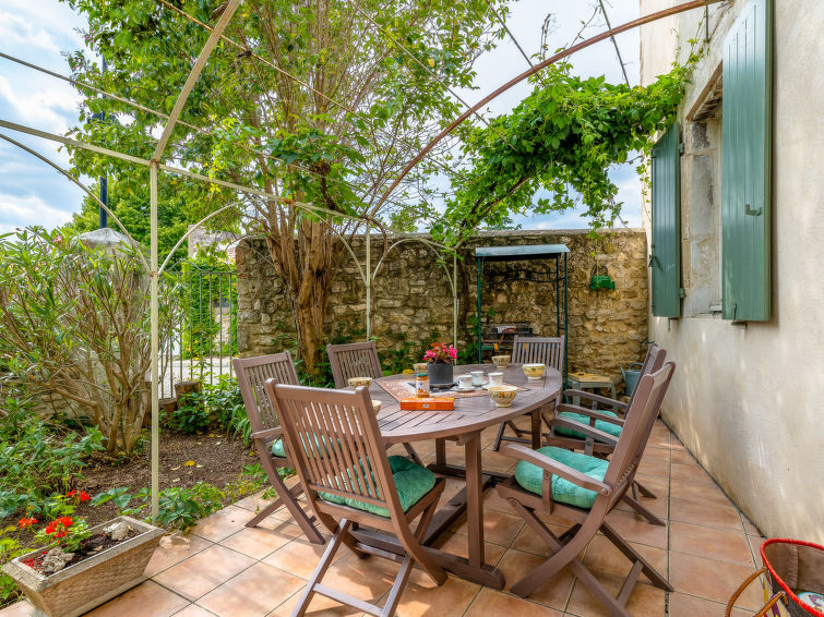 Search and Stay destination Saint-Dézéry, Occitanie - France from AU$ 167. La Tonnelle