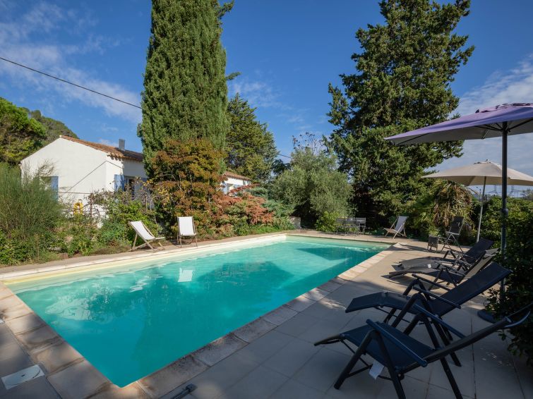 Search and Stay destination Tresques, Occitanie - France from AU$ 238. La Rouveyrolle (BSC130)