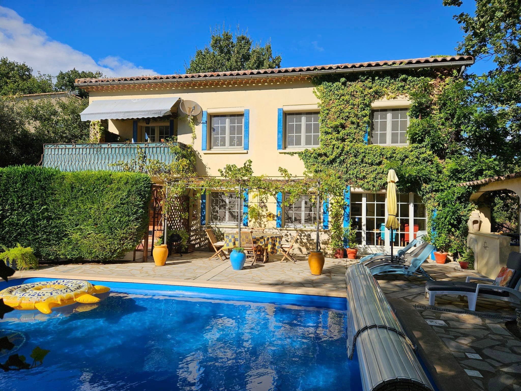 Vakantiehuis met privé zwembad in Laudun l%$&ardoise (Frankrijk) voor 3 personen