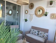 Seaside Tropical Duplex mit Pool