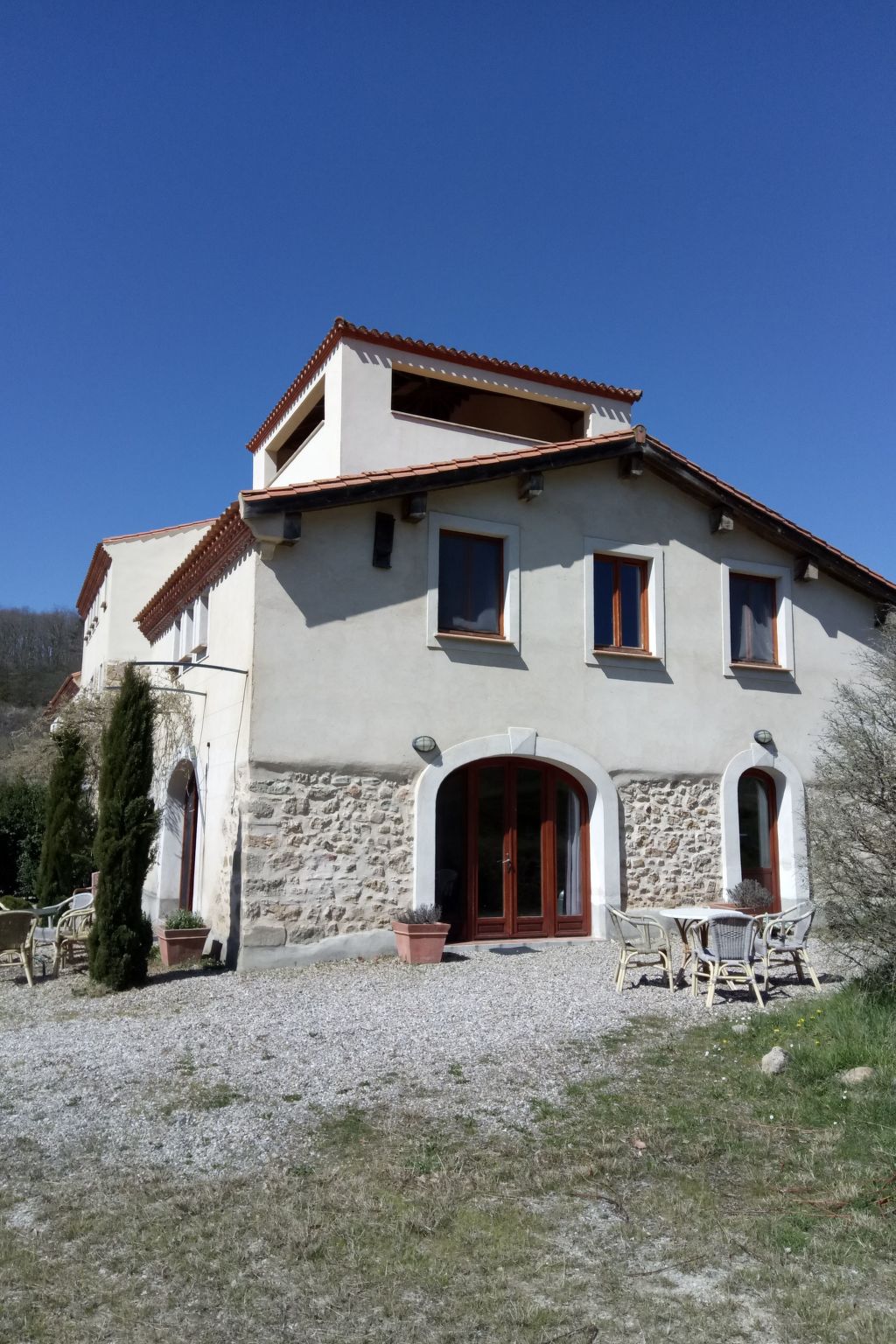 Luxuriöses Ferienhaus mit mehreren Terrassen-Binnen