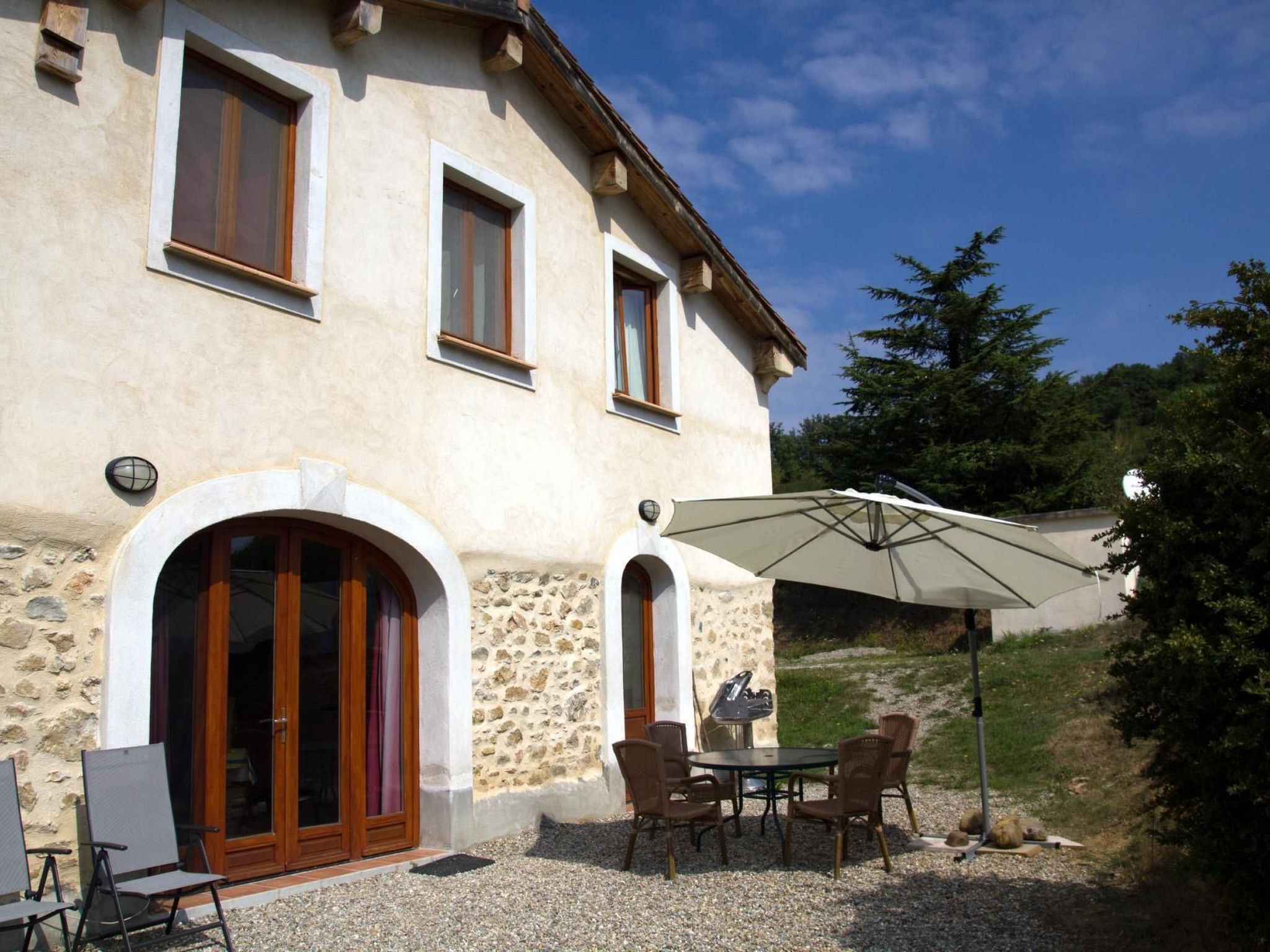 Luxuriöses Ferienhaus mit mehreren Terrassen-Binnen