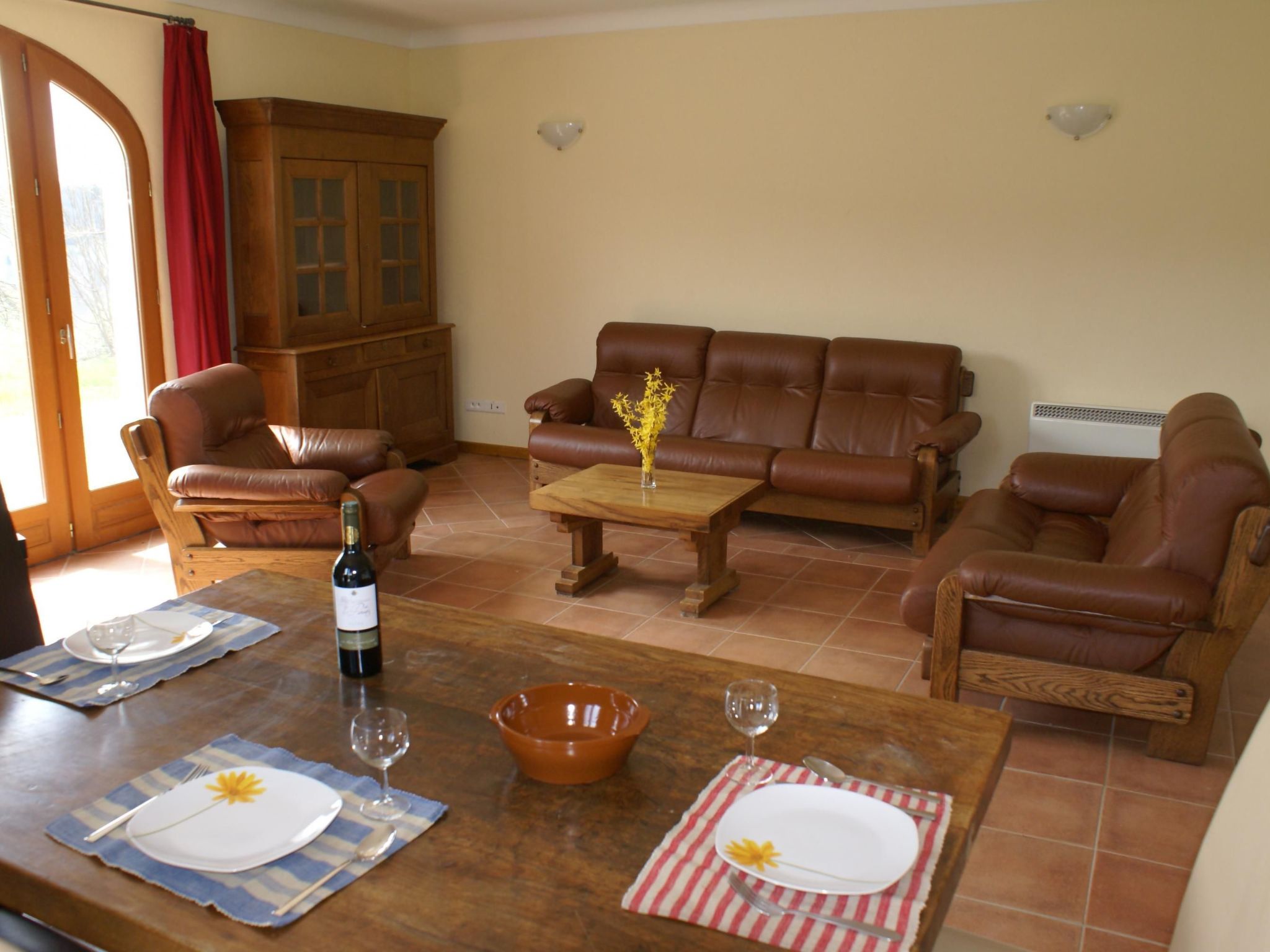 Luxuriöses Ferienhaus mit mehreren Terrassen-Binnen