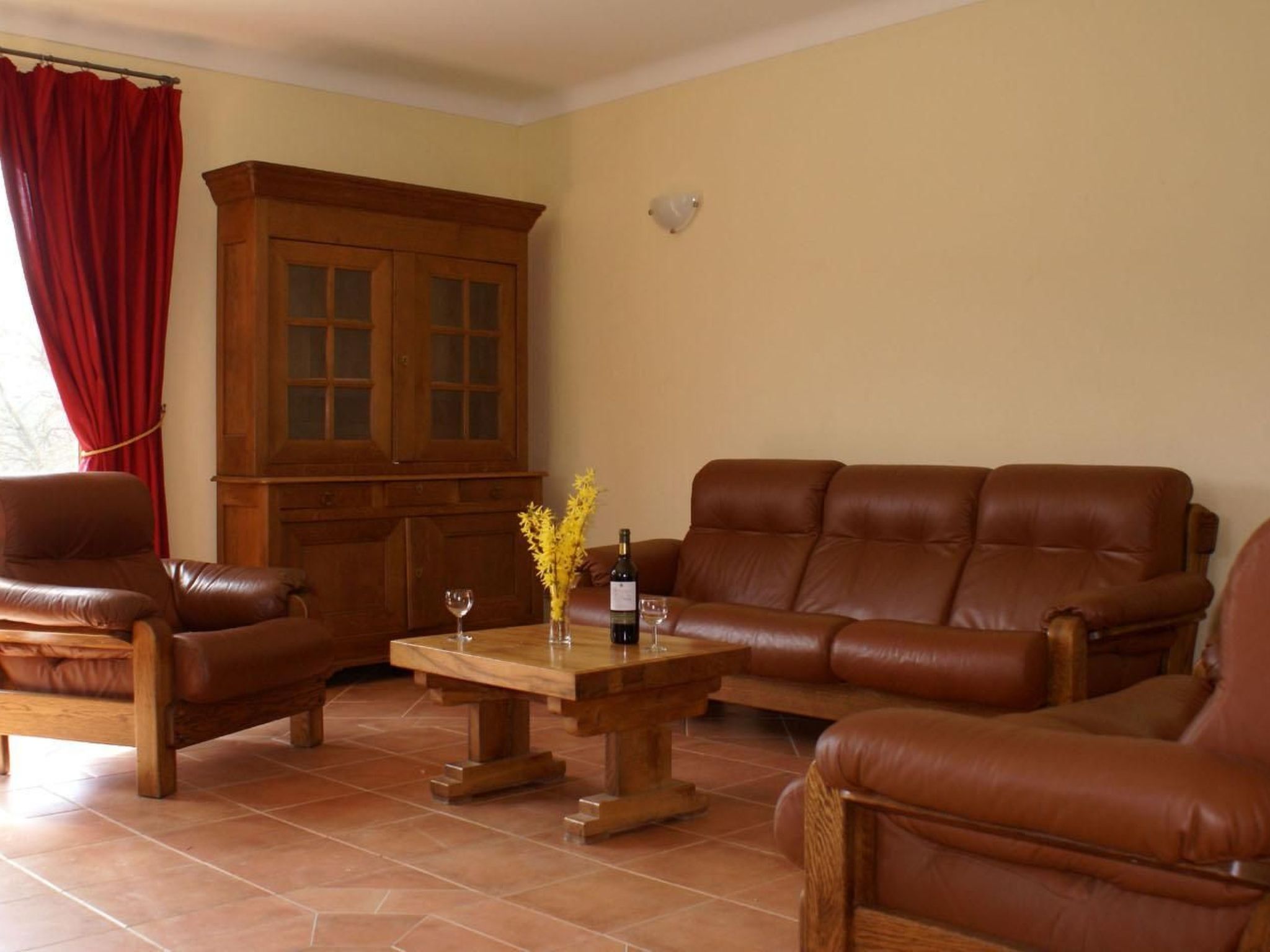 Luxuriöses Ferienhaus mit mehreren Terrassen-Binnen