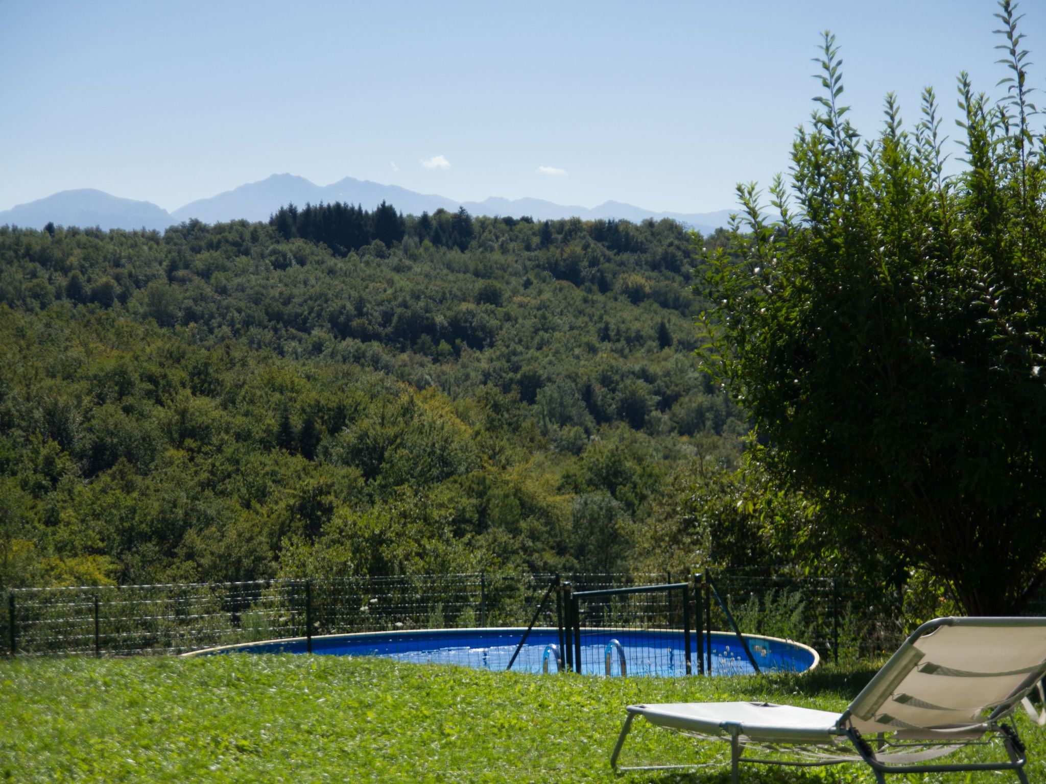 Hochwertiges Haus mit Terrassenblick auf die Berge - Image-tags.info