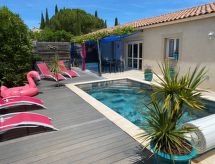 mit eigenem Pool