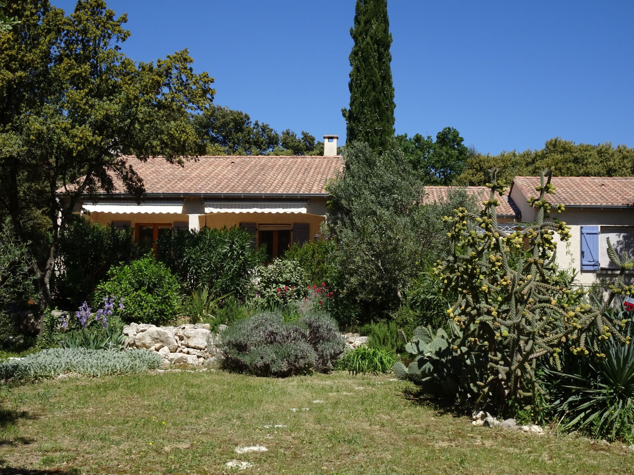 À l'abri du Mistral-Dedans