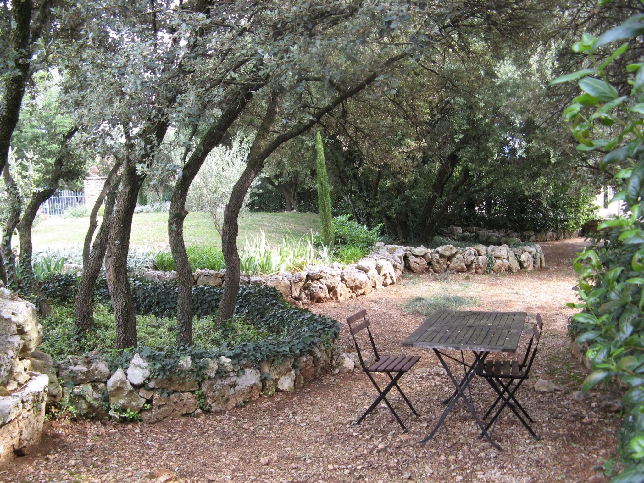 À l'abri du Mistral-Dedans