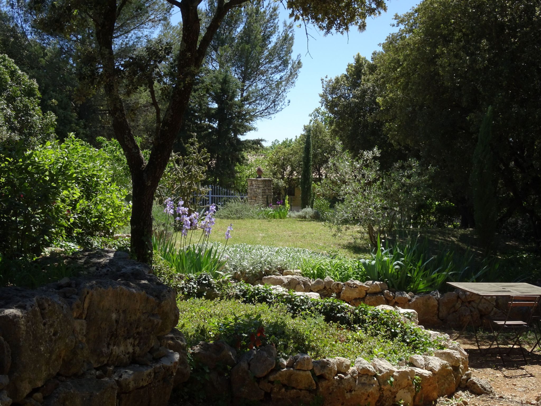 À l'abri du Mistral-Dedans
