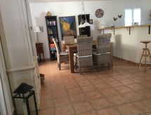 Vrijstaand vakantiehuis met tuin in rustig Garrigues Ste Eulalie, Gard - thumbnail 4