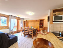 Authentiek 8-persoons appartement direct aan de piste in Les Deux Alpes - thumbnail 6
