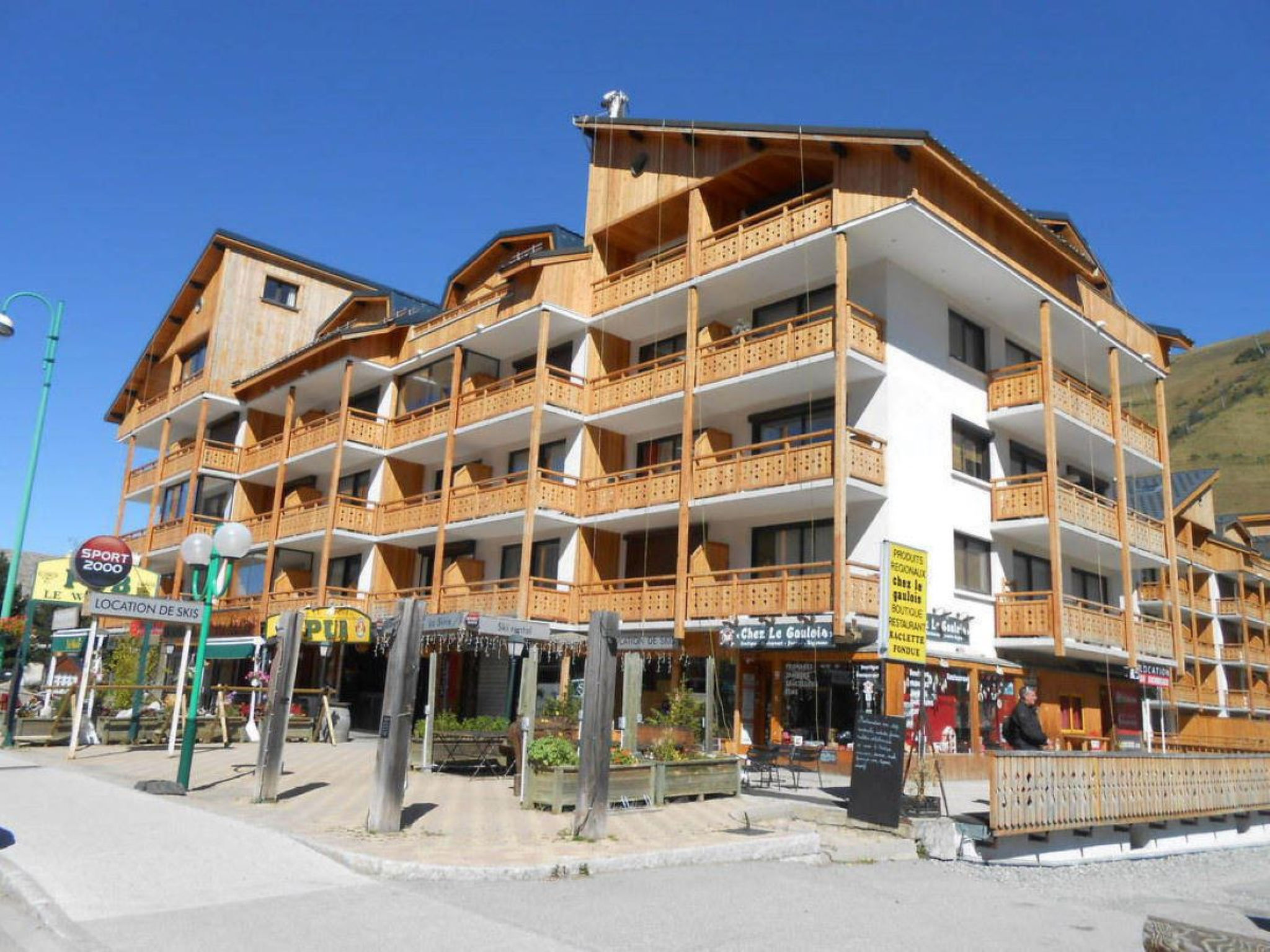 Photo of Eperon 2