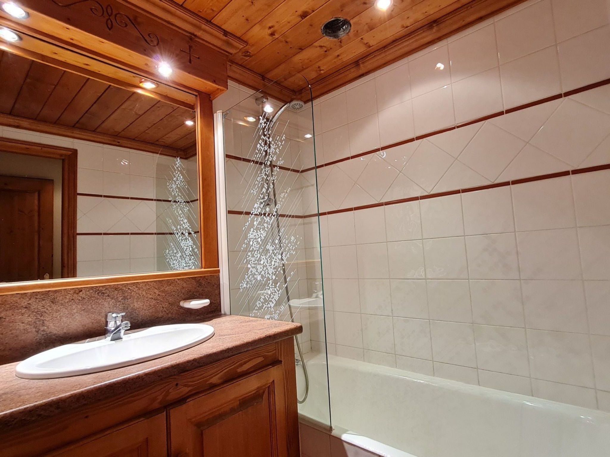 Photo of Alpina Lodge