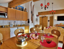 Ruim appartement aan de piste met panoramisch uitzicht in Les Deux Alpes - thumbnail 3