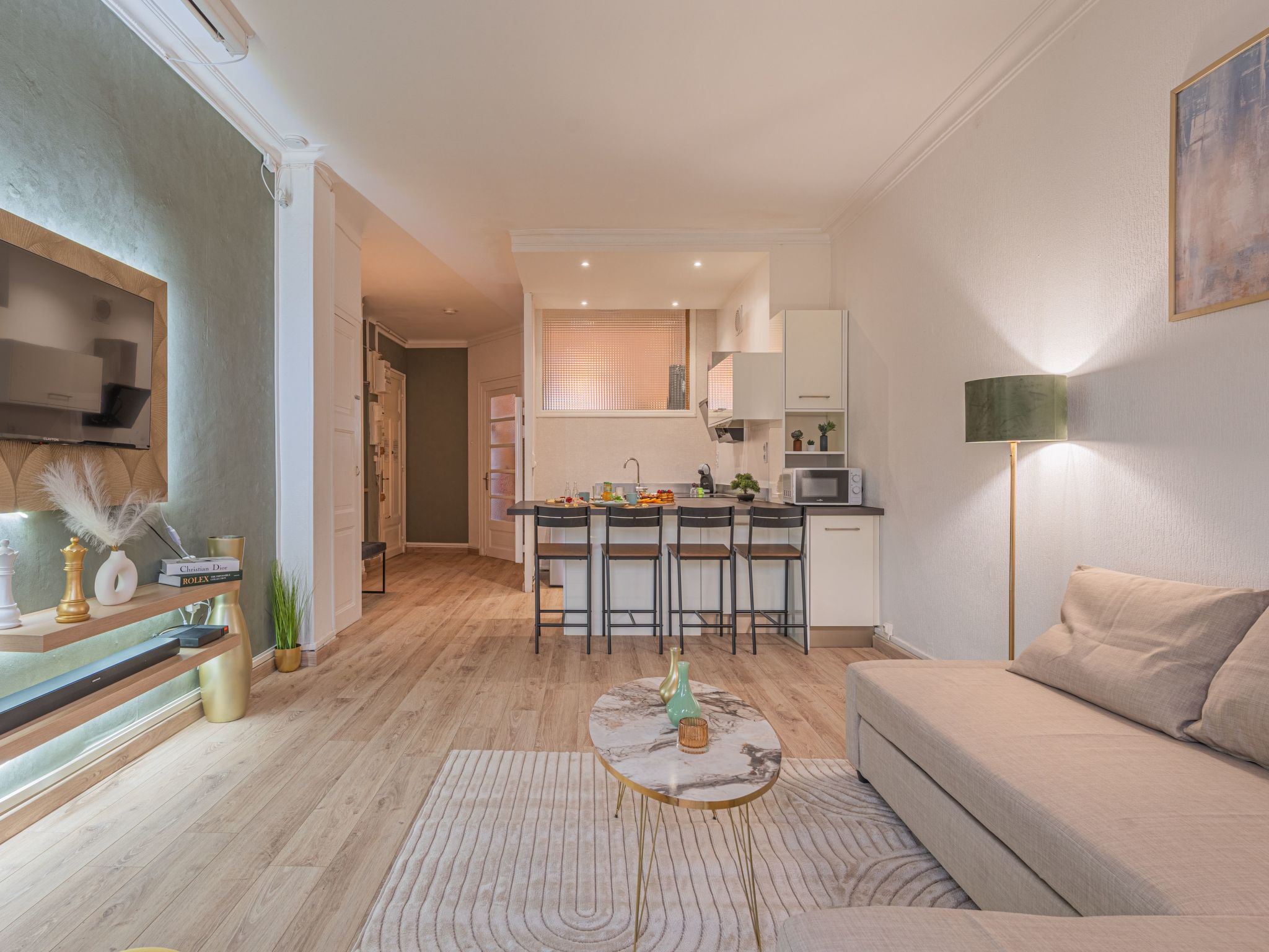 ferienwohnung 'Luxury Cinéphile'