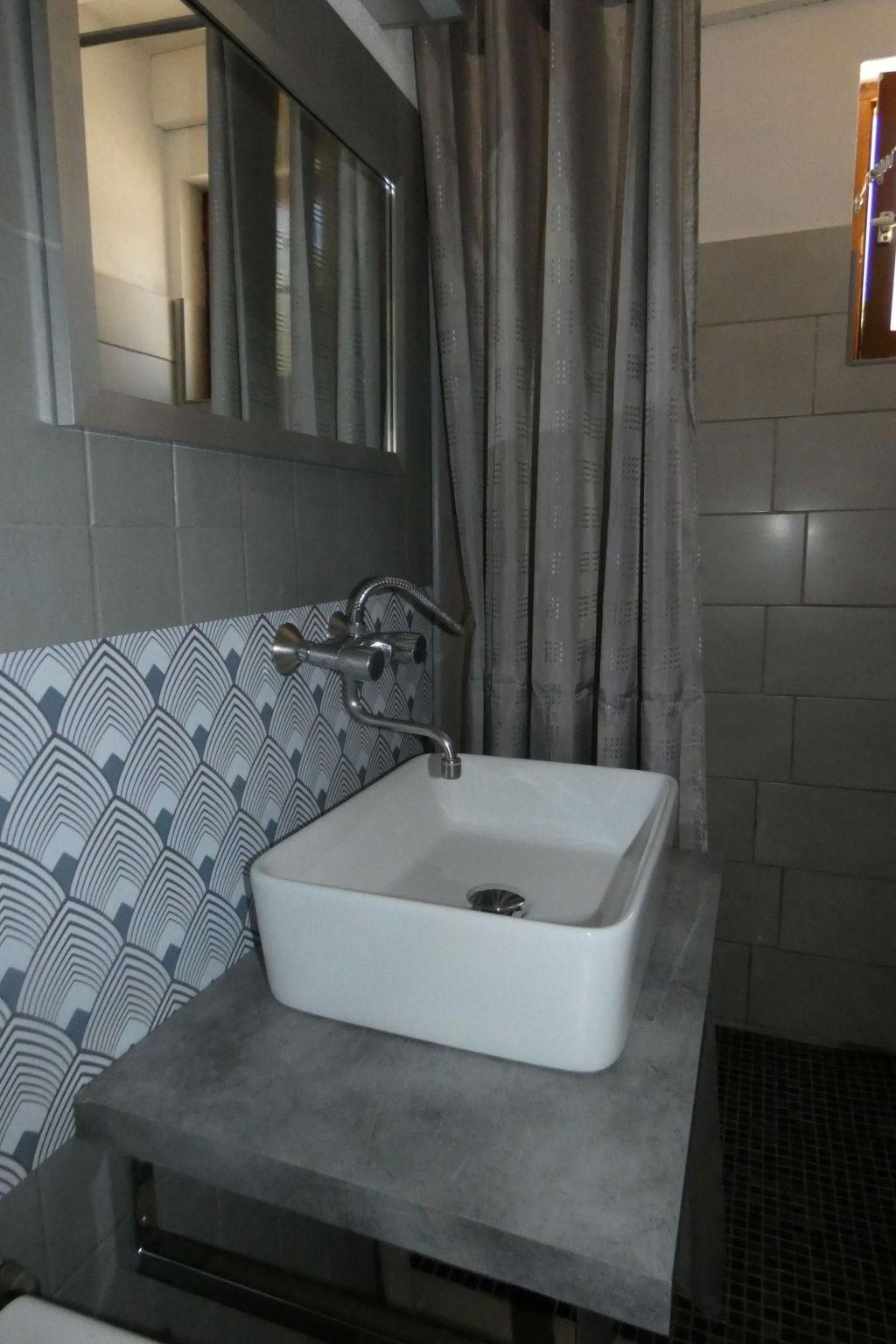 "La CIgale" mit Schwimmbad-Dedans