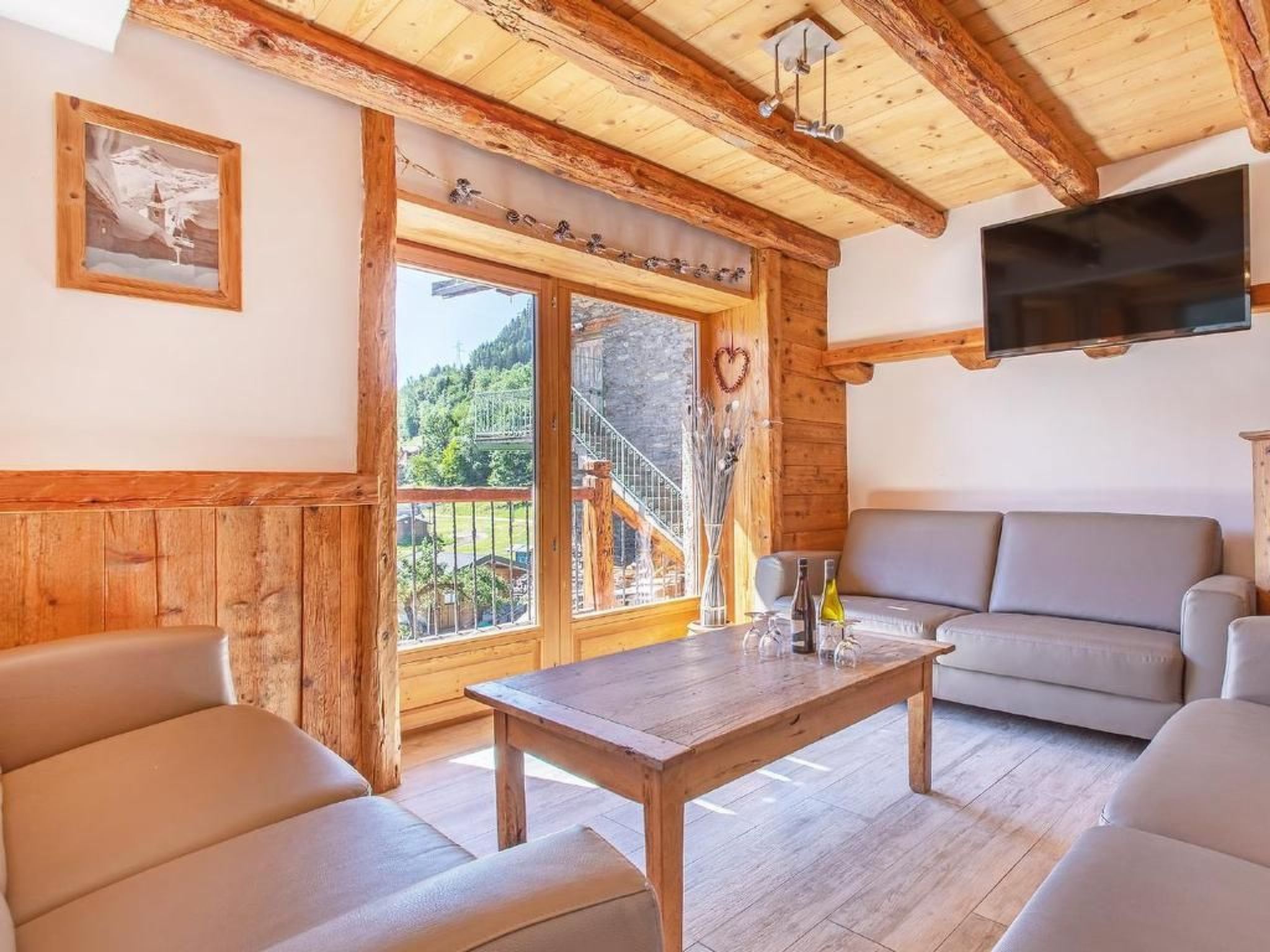 Chalet Farmhouse - Inside
