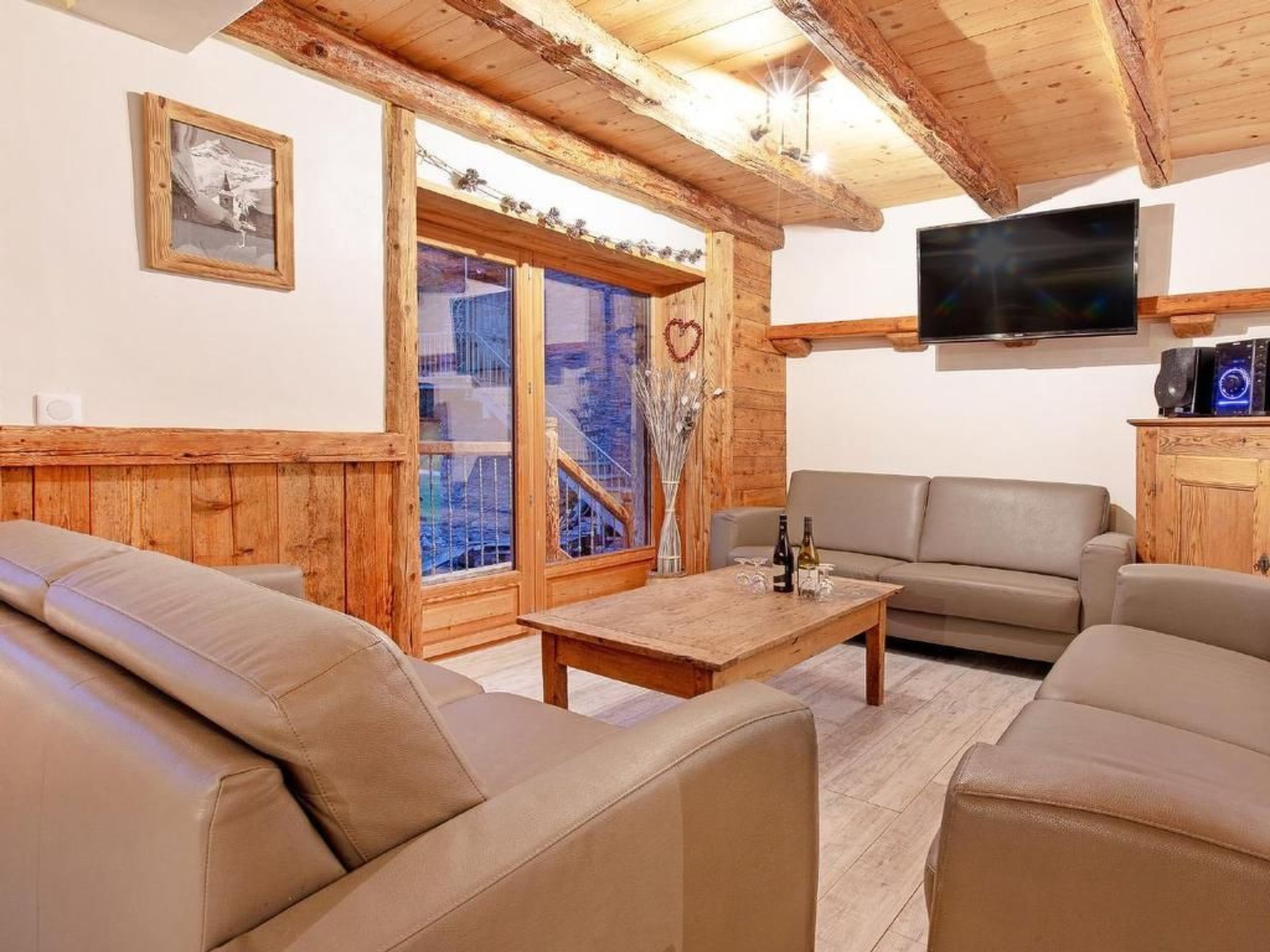 Chalet Farmhouse - Inside