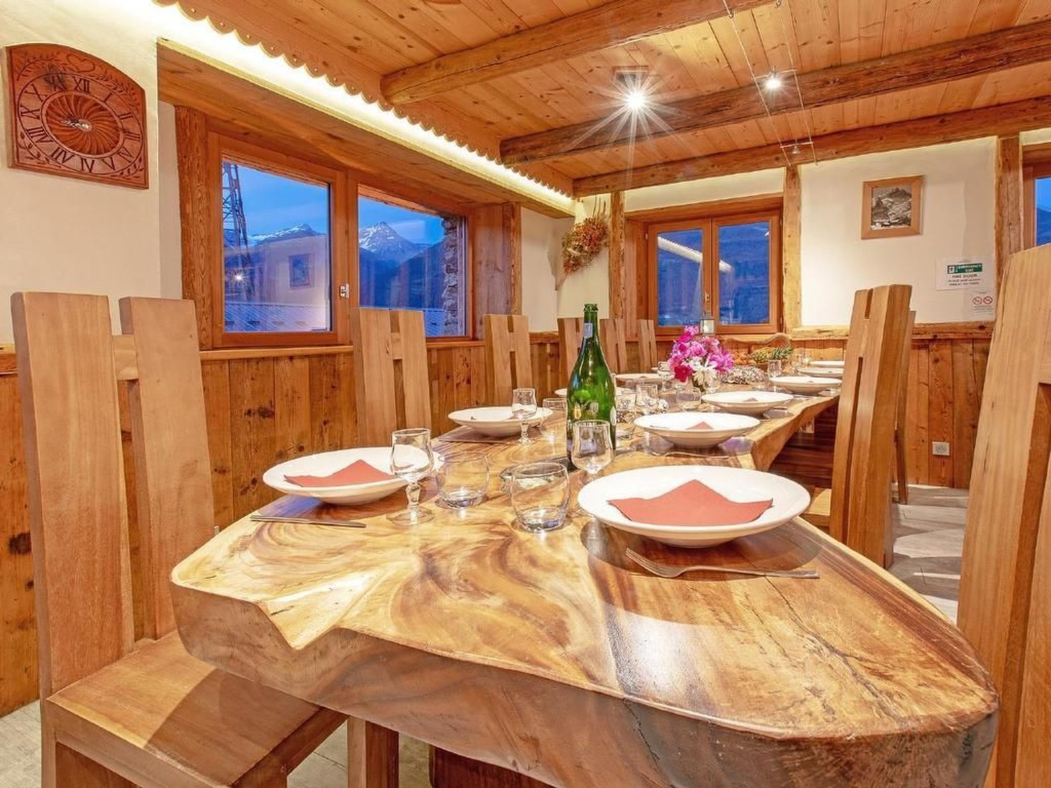 Chalet Farmhouse - Inside