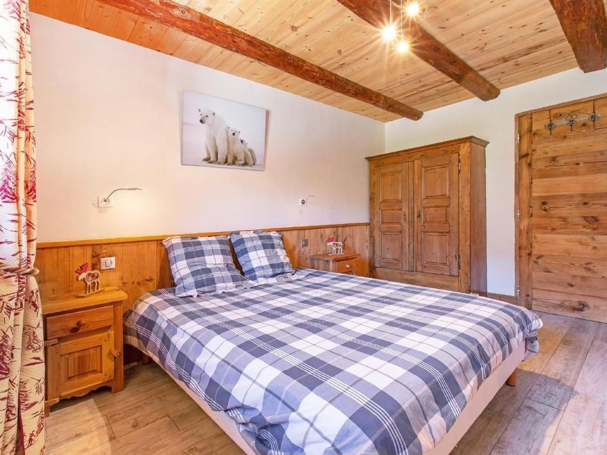 Chalet Farmhouse - Inside