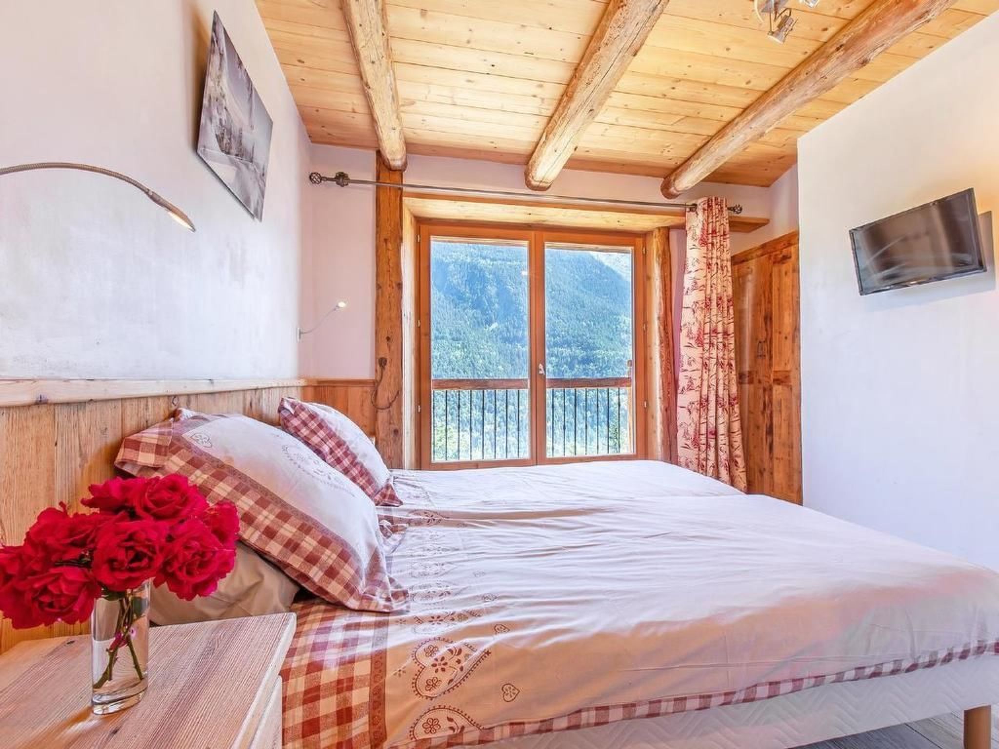 Chalet Farmhouse - Inside