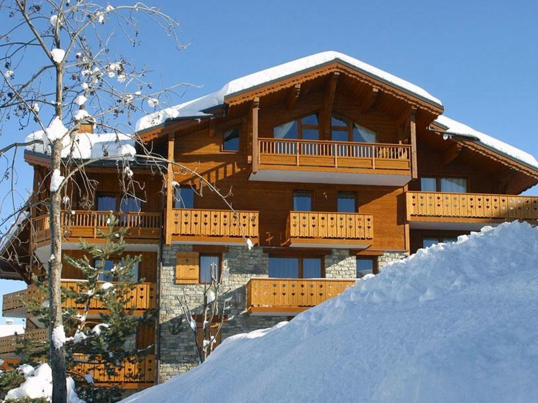 Skiën in de winter of wandelen in de zomer ? In ons appartement ‘Paradi Ski, Hike & Bike’ - La Plagne Montalbert kan je volop van beide genieten. Het appartement, voor 6 gasten, is gelegen op de ..