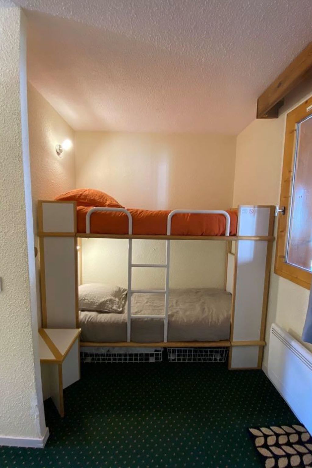 Ruhige Duplex-Wohnung bestehend aus 2 Zimmern