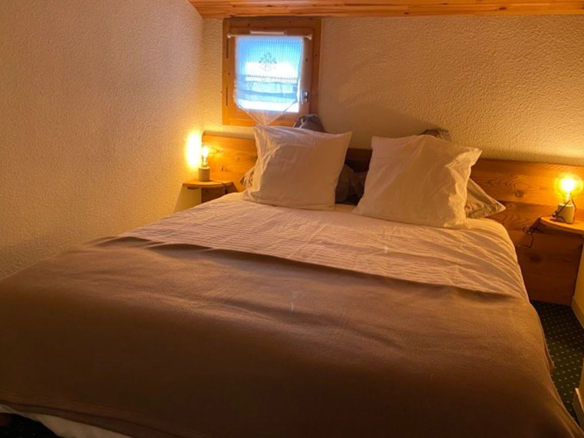 Ruhige Duplex-Wohnung bestehend aus 2 Zimmern-Dedans