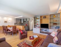 Le Shamrock: Ruim 10-persoons appartement direct aan skipiste & meer in Tignes - thumbnail 6