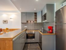 Le Shamrock: Ruim 10-persoons appartement direct aan skipiste & meer in Tignes - thumbnail 3