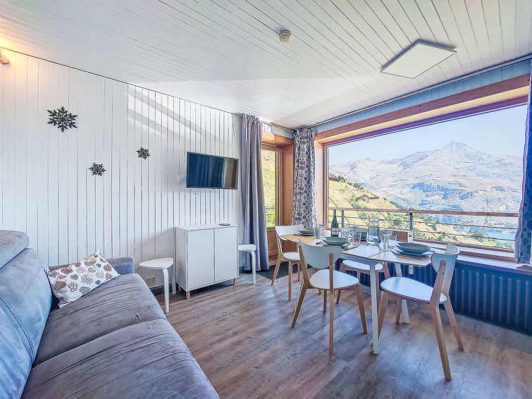 Search and Stay destination Tignes, Auvergne-Rhône-Alpes - France from AU$ 180. Horizon 2000 (Le Lac)