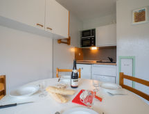 Asters 722 B2: Knus appartement direct aan de piste in Les Menuires - thumbnail 2