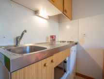 Knusse studio voor 3 personen direct aan de skipiste in Les Menuires - thumbnail 4