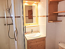 Knus appartement op 20 meter van de piste in Les Menuires - thumbnail 4