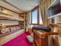 Direct aan de piste: ruim 8-persoons appartement in Les Menuires - thumbnail 3