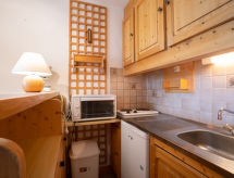 Knus ski-in/ski-out appartement voor 3 personen aan de piste in Les Menuires - thumbnail 2