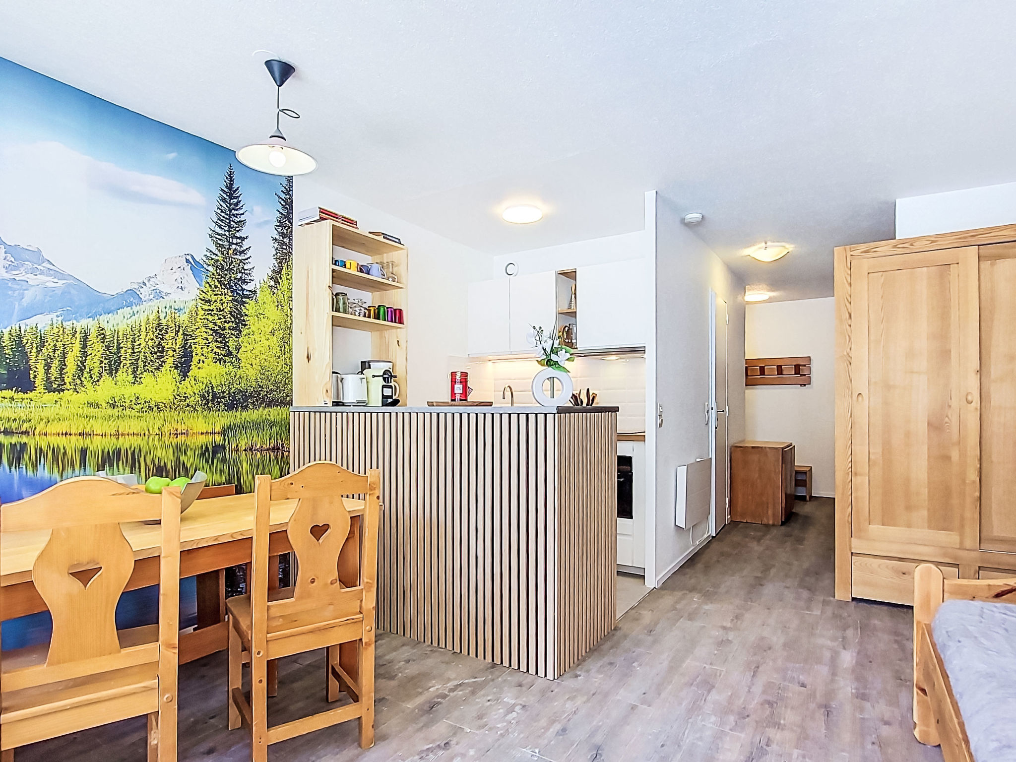 Appartement Névés 150 – Cuisine et coin repas, photo 2 sur 32