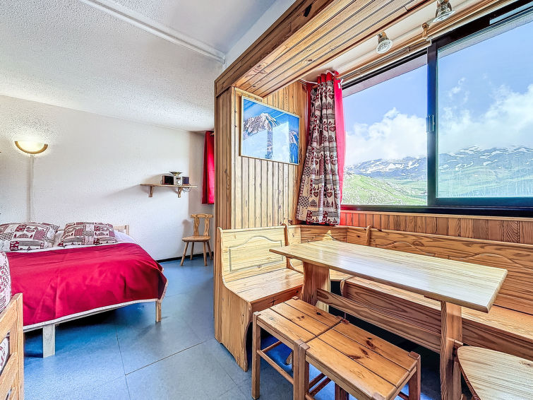 "Vanoise B 752", appartement 2-kamers 29 m2, op het noorden gelegen. Zeer comfortabel ingericht: woon-/eetkamer met (1 x 80 cm, lengte 190 cm), 1 uitschuifbaar bed en TV (Flatscreen TV), elektrische k..