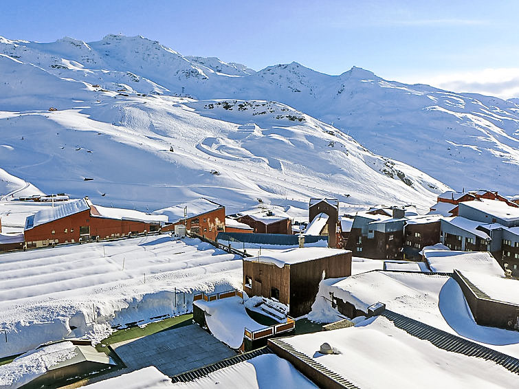 "Vanoise 751", appartement 2-kamers 31 m2 op de 7e verdieping. Woon-/eetkamer met TV (Flatscreen TV), elektrische kachel. 1 open kamer met veranda met 1 uitschuifbaar bed (2 pers. 2 x 80 cm, lengte 19..