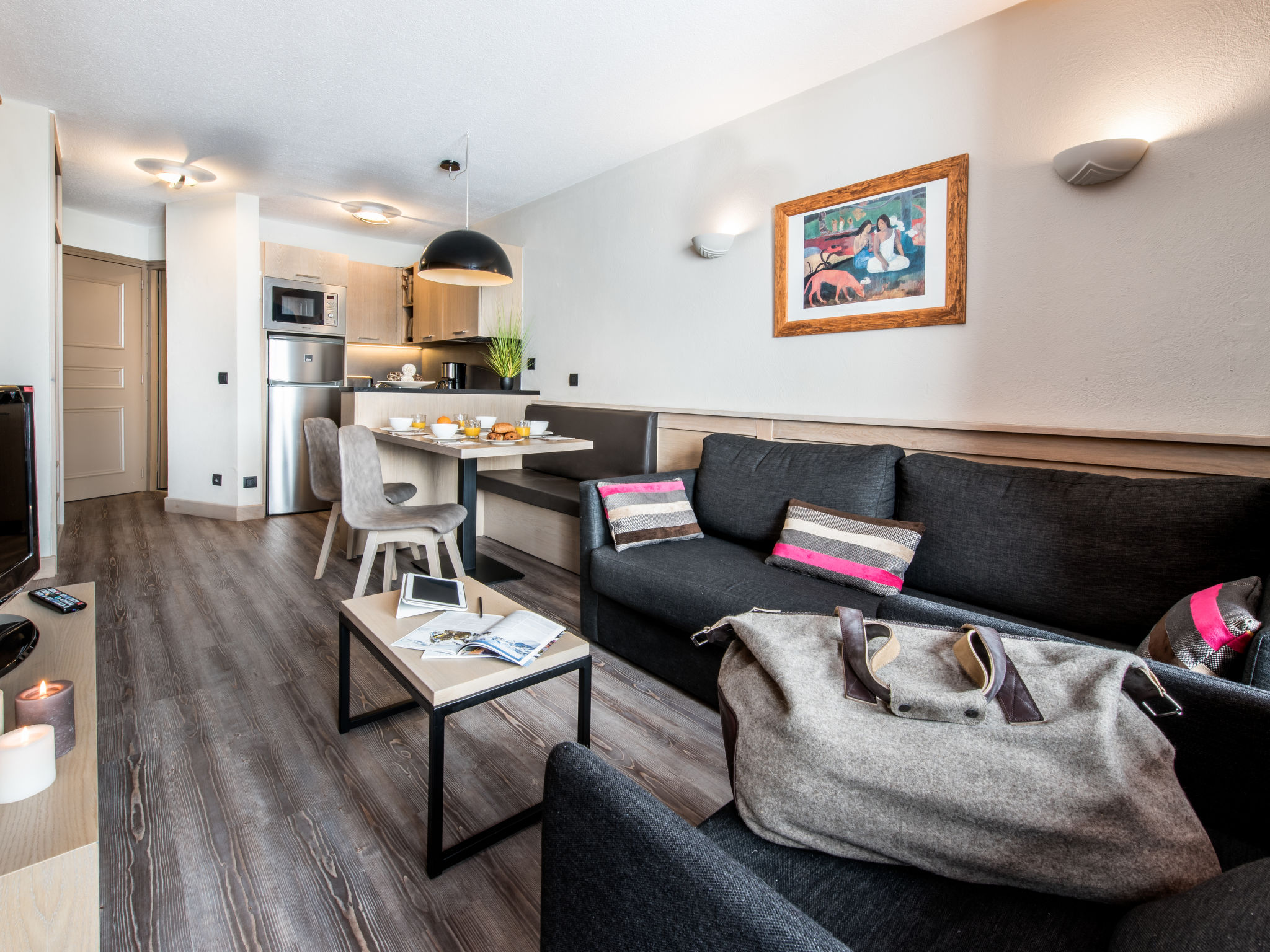 Village Montana-Drinnen