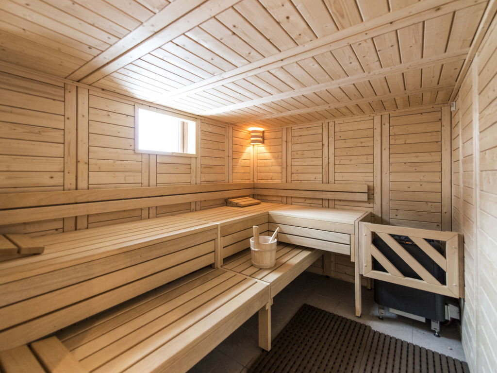 Le Hameau du Kashmir — Community