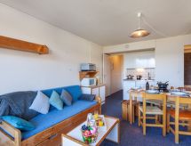 Appartement direct aan de piste met verwarmd zwembad in Le Corbier - thumbnail 2