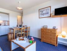 Appartement direct aan de piste met verwarmd zwembad in Le Corbier - thumbnail 3
