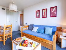 Authentiek appartement direct aan de piste in Le Corbier - thumbnail 2