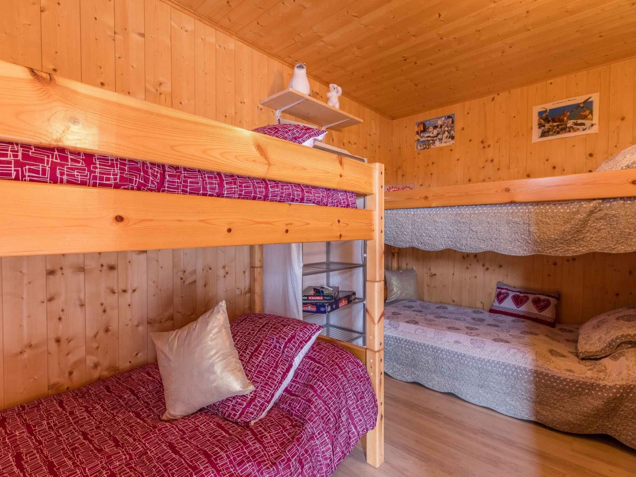 Erdgeschoss 110 m2 - 15 Personen - In der Nähe der Pisten-Dedans