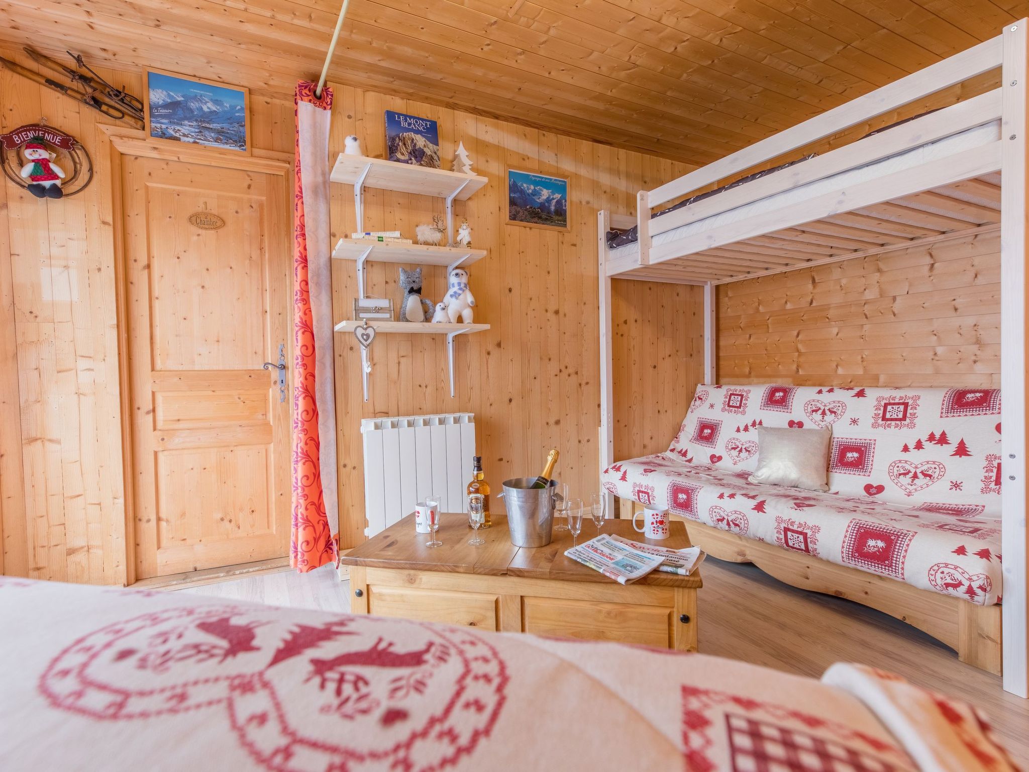 Erdgeschoss 110 m2 - 15 Personen - In der Nähe der Pisten-Dedans