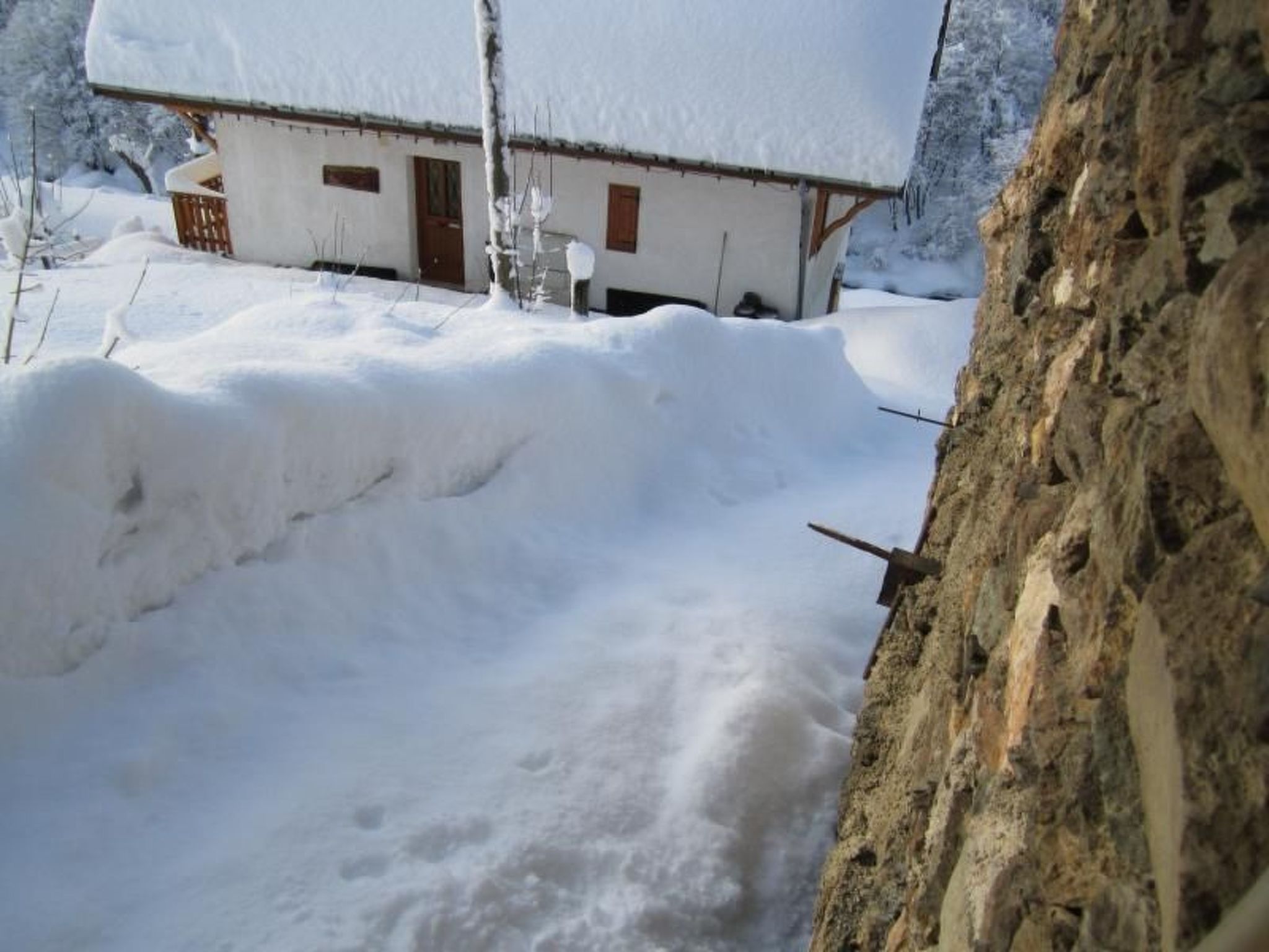 Photo of mit Grill und gemeinsamem Pool