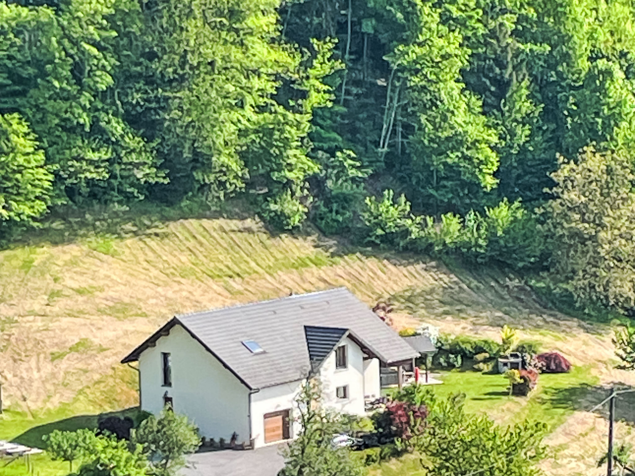 In Aiguebelette-Le-Lac mit Garten, Terrasse und Grill