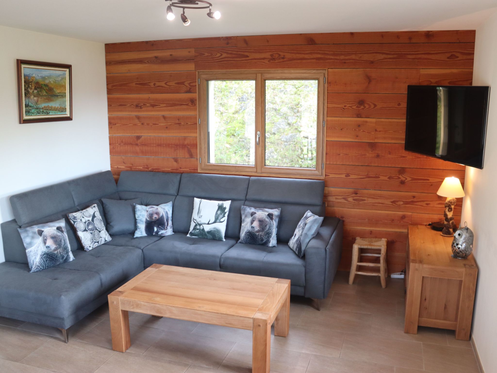 In Aiguebelette-Le-Lac mit Garten, Terrasse und Grill