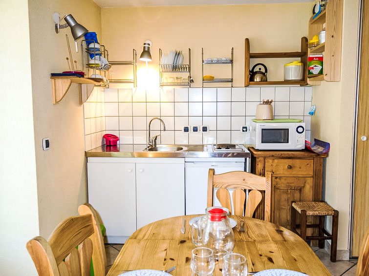 Central Residence - Slide 11